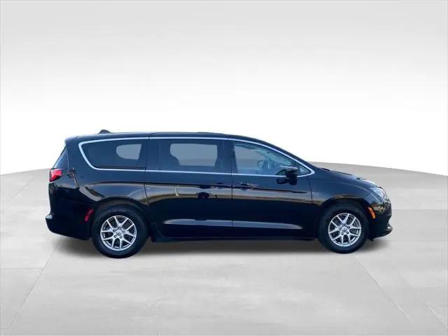 2024 Chrysler Voyager LX