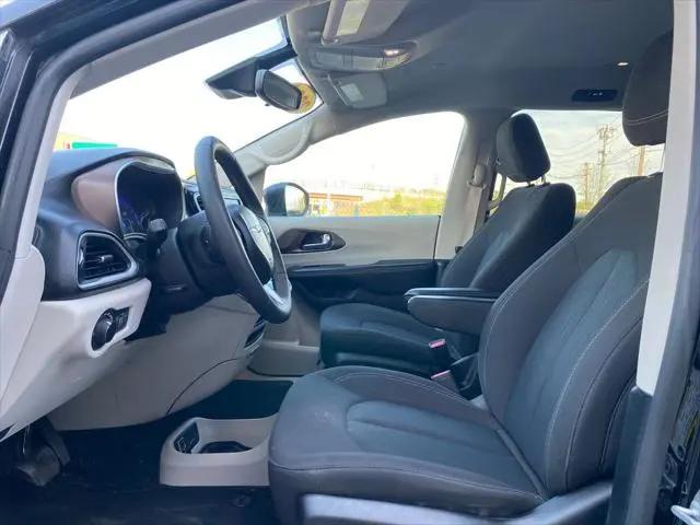 2024 Chrysler Voyager LX