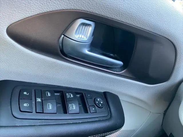 2024 Chrysler Voyager LX