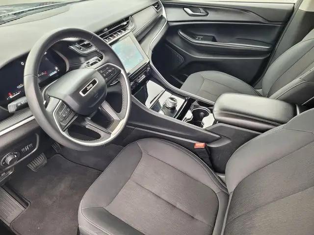 2023 Jeep Grand Cherokee L Laredo 4x4