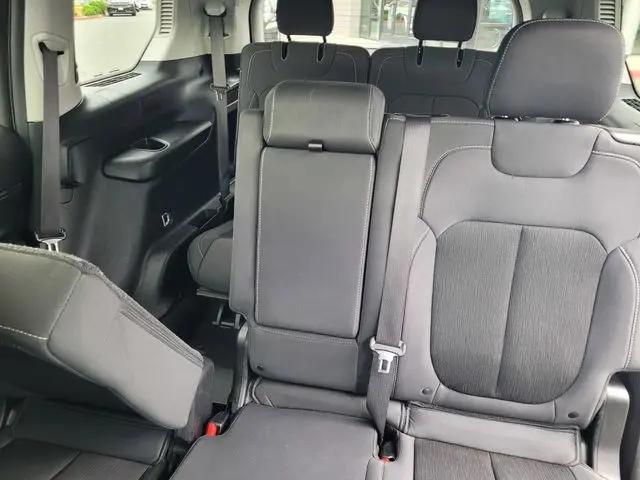 2023 Jeep Grand Cherokee L Laredo 4x4