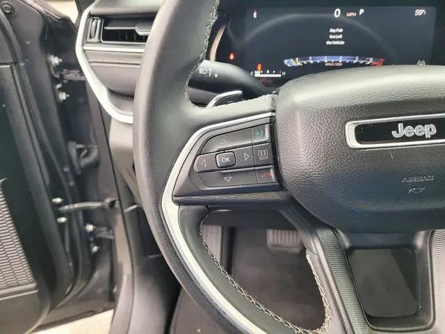 2023 Jeep Grand Cherokee L Laredo 4x4
