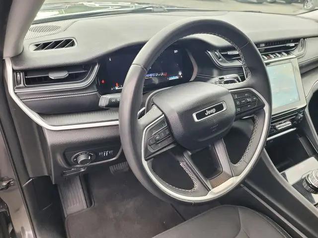 2023 Jeep Grand Cherokee L Laredo 4x4