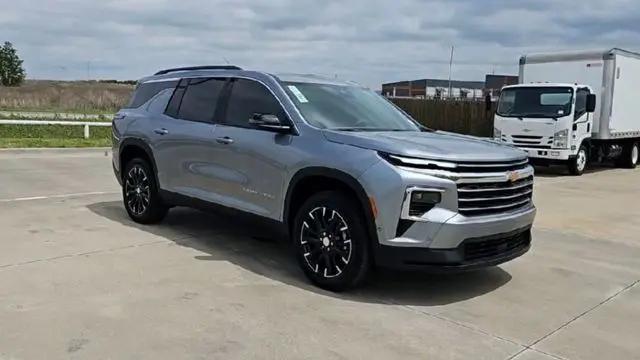 2026 Chevrolet Traverse FWD LT