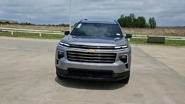 2026 Chevrolet Traverse FWD LT
