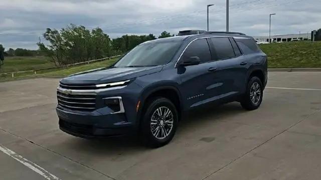 2026 Chevrolet Traverse FWD LT