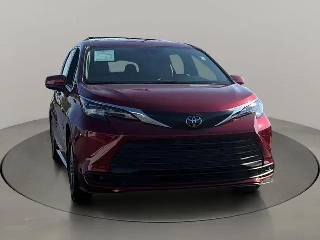 2026 Toyota Sienna LE