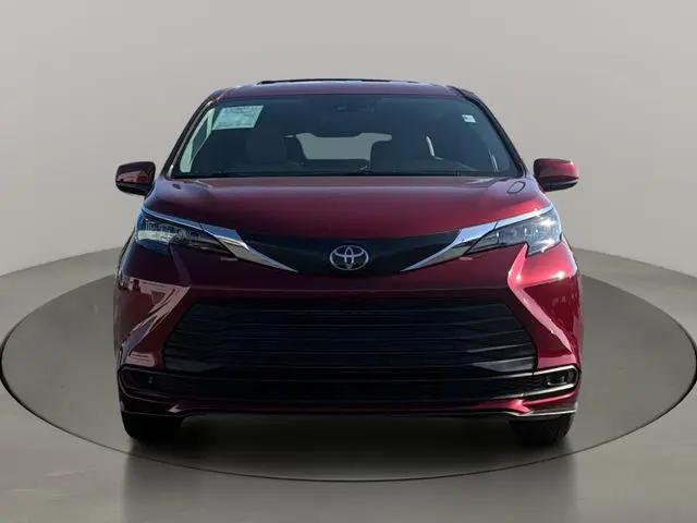 2026 Toyota Sienna LE