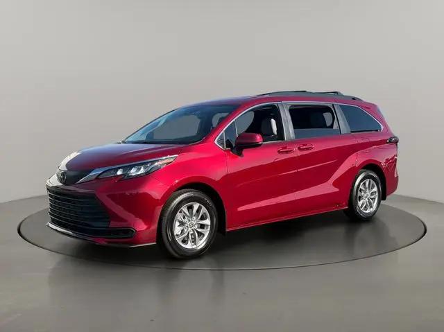 2026 Toyota Sienna LE