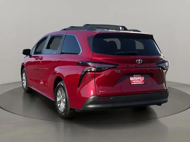 2026 Toyota Sienna LE