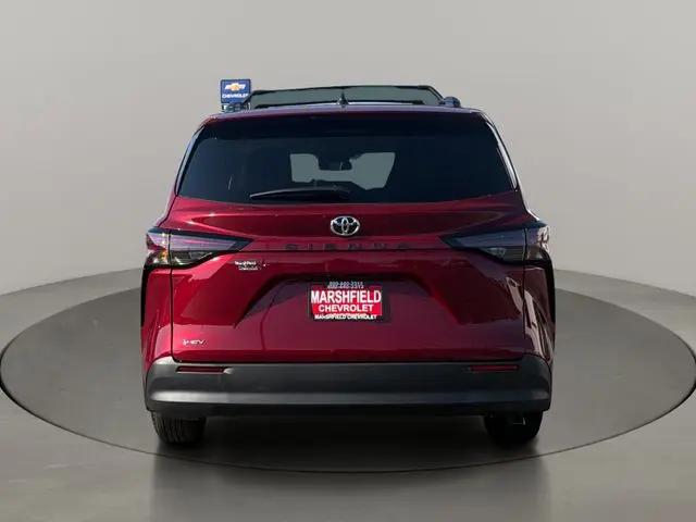 2026 Toyota Sienna LE