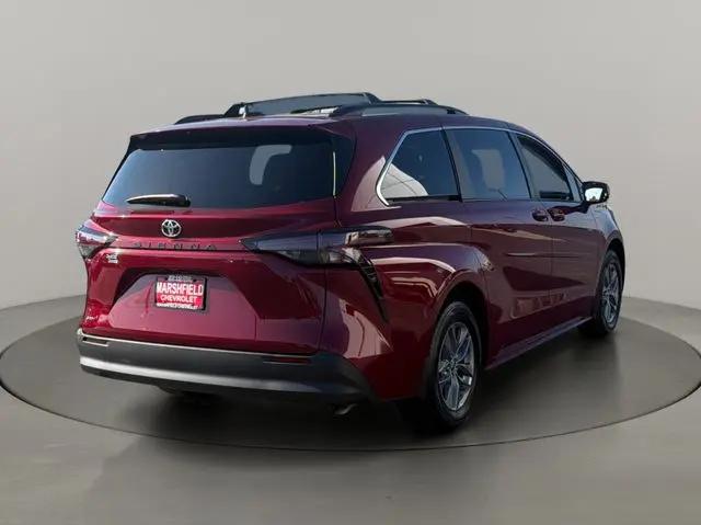 2026 Toyota Sienna LE