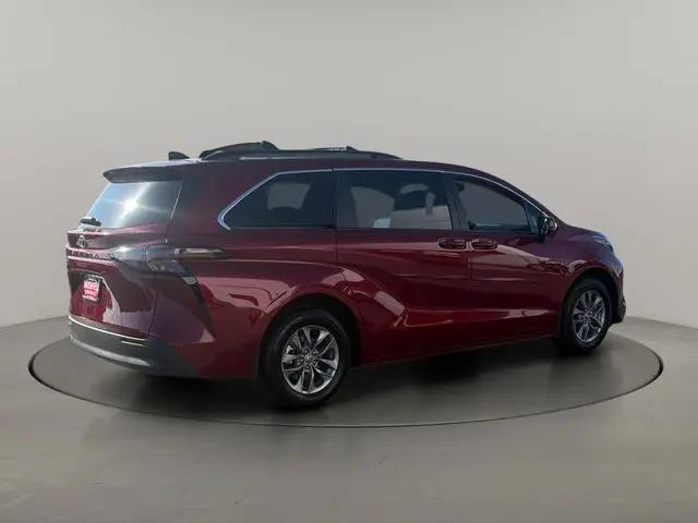 2026 Toyota Sienna LE