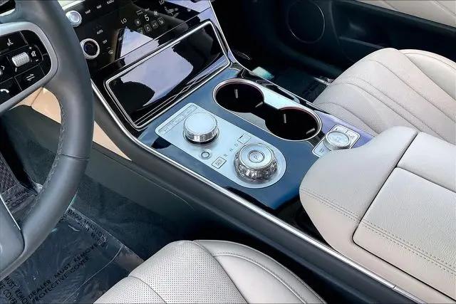 2025 Genesis GV80 2.5T Standard AWD