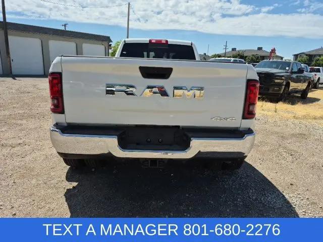 2026 Ram 3500 Tradesman Crew Cab 4x4 8 Box