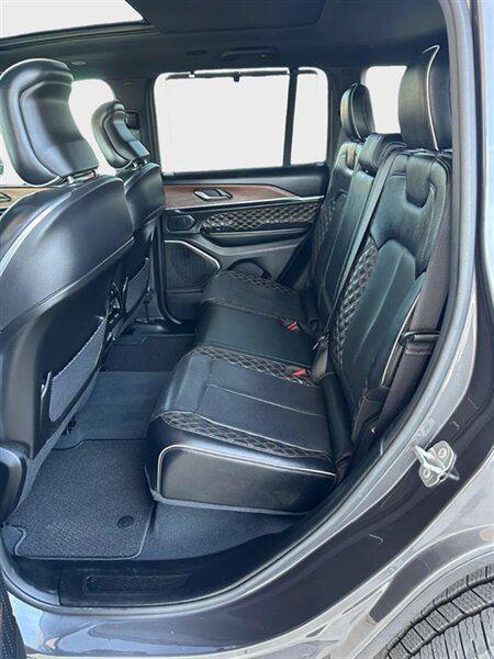 2023 Jeep Grand Cherokee Summit - Photo 8
