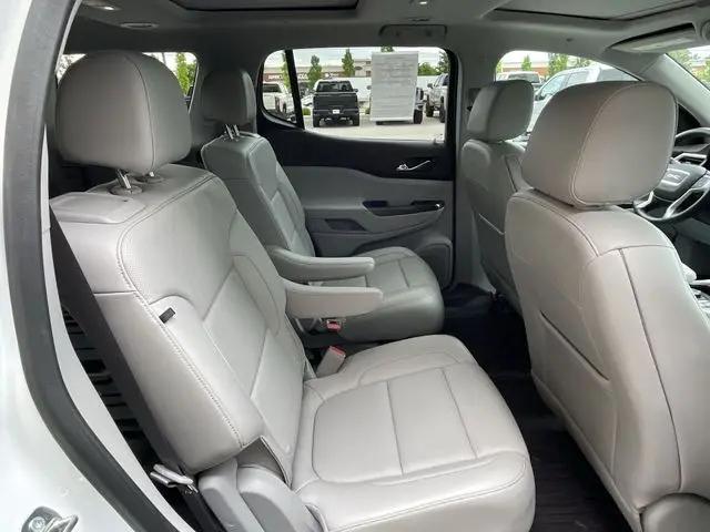 2023 GMC Acadia AWD SLT