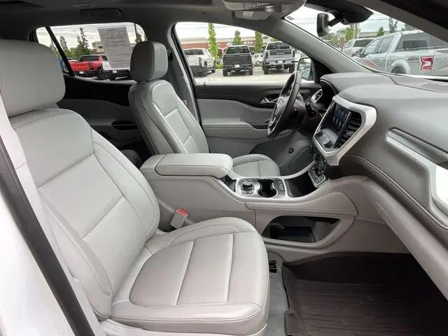 2023 GMC Acadia AWD SLT
