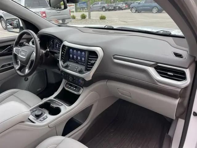2023 GMC Acadia AWD SLT