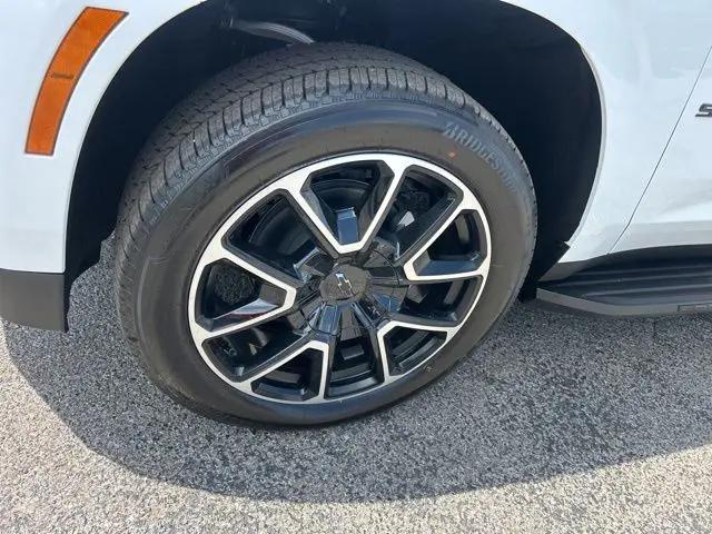 2026 Chevrolet Suburban RST, 4WD