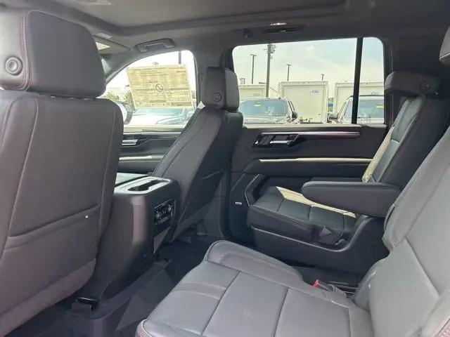2026 Chevrolet Suburban RST, 4WD