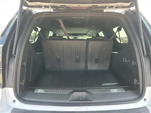 2026 Chevrolet Suburban RST, 4WD