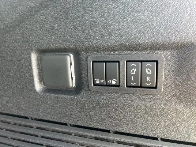 2026 Chevrolet Suburban RST, 4WD
