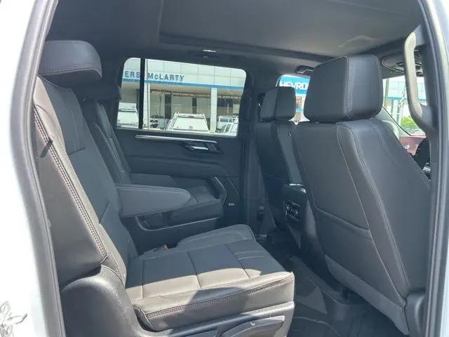 2026 Chevrolet Suburban RST, 4WD
