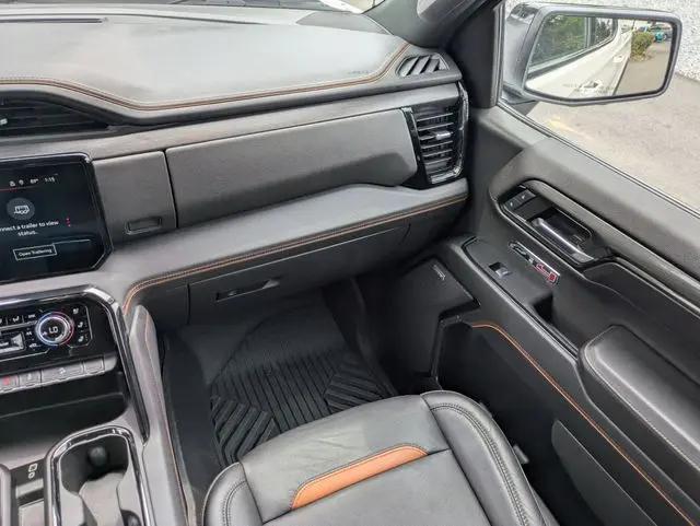 2024 GMC Sierra 1500 4WD Crew Cab Short Box AT4