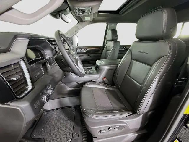 2024 GMC Sierra 2500HD 4WD Crew Cab Standard Bed Denali