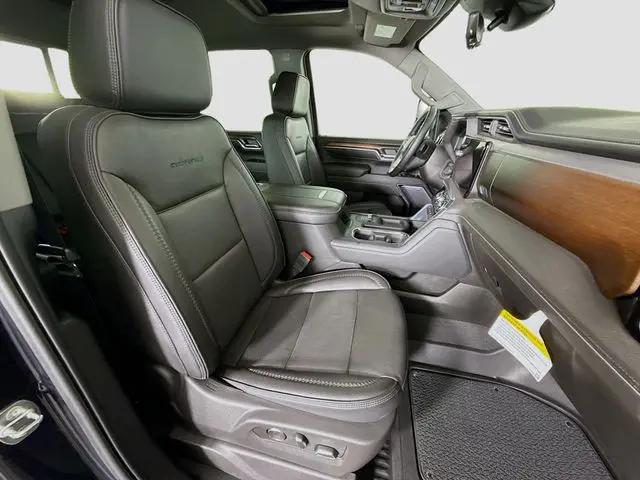 2024 GMC Sierra 2500HD 4WD Crew Cab Standard Bed Denali