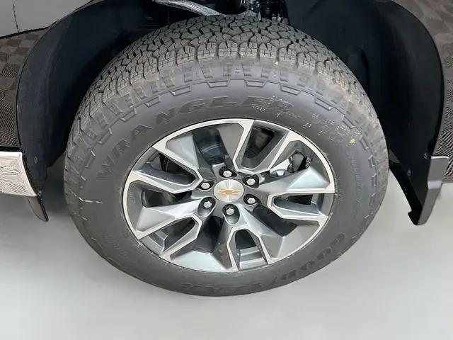2026 Chevrolet Silverado 1500 4WD Crew Cab Standard Bed LT