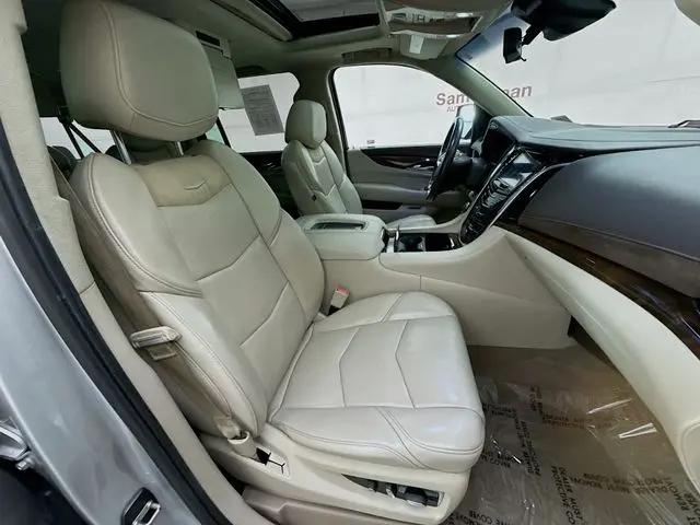 2017 Cadillac Escalade ESV Luxury