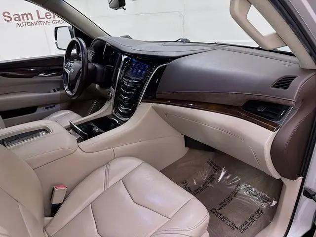 2017 Cadillac Escalade ESV Luxury