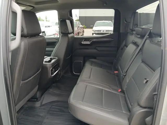 2023 GMC Sierra 1500 4WD Crew Cab Standard Box SLT