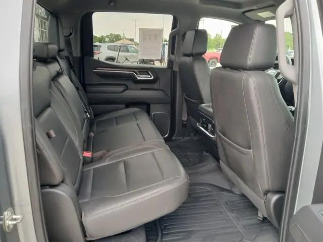2023 GMC Sierra 1500 4WD Crew Cab Standard Box SLT