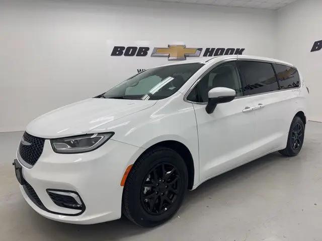 2023 Chrysler Pacifica Touring L for sale in Louisville, KY