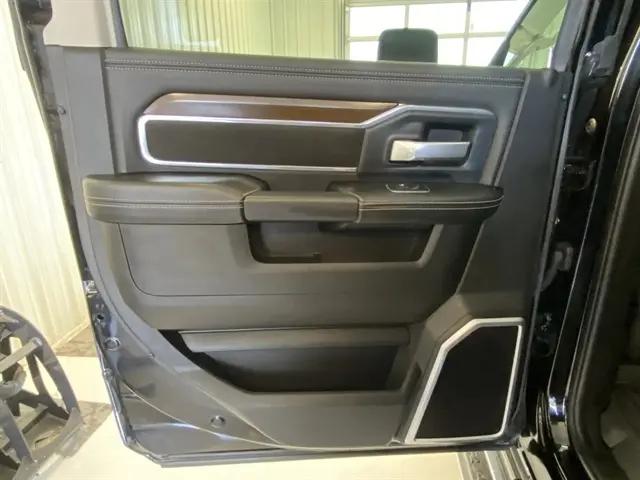2023 Ram 3500 Laramie Crew Cab 4x4 6'4" Box