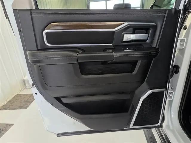 2023 Ram 3500 Laramie Crew Cab 4x4 6'4" Box