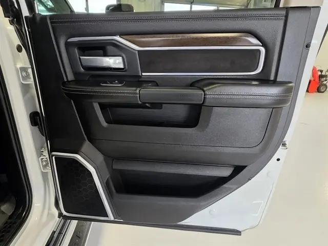 2023 Ram 3500 Laramie Crew Cab 4x4 6'4" Box