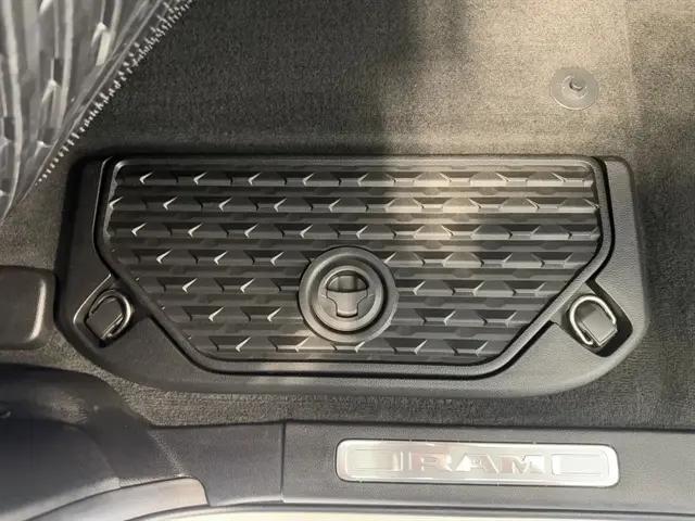 2022 Ram 1500 Laramie Crew Cab 4x4 5'7" Box