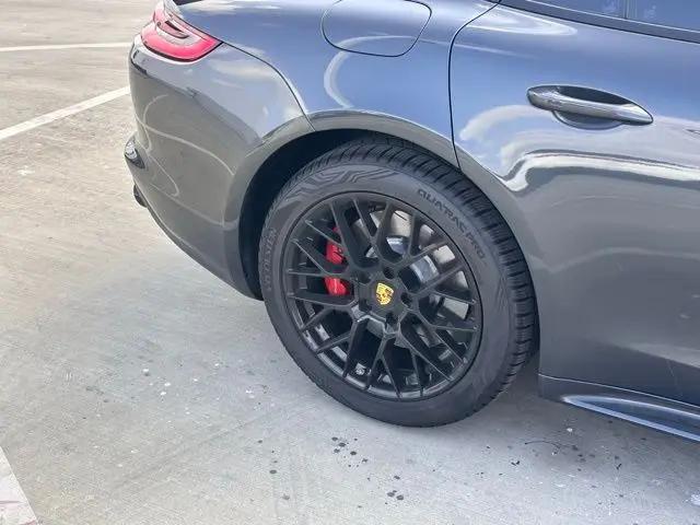 2017 Porsche Panamera Turbo