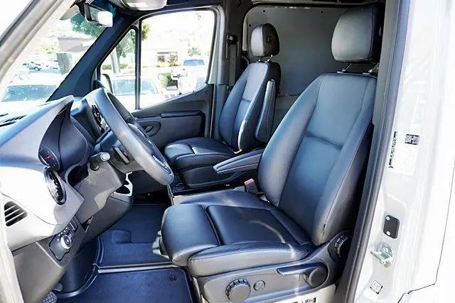 2024 Mercedes-Benz Sprinter 2500 Standard Roof 4-Cyl Diesel HO