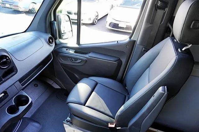 2024 Mercedes-Benz Sprinter 2500 Standard Roof 4-Cyl Diesel HO