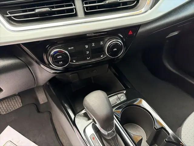 2025 Chevrolet Trax FWD LT