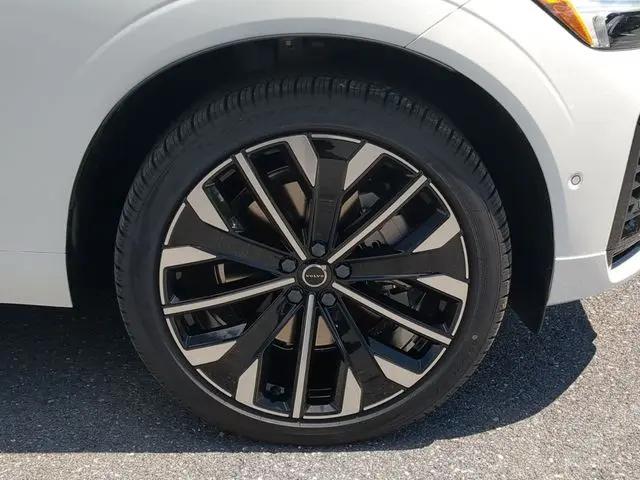 2026 Volvo XC60 Plug-In Hybrid Ultra, T8 AWD Electric/Gasoline, Dark