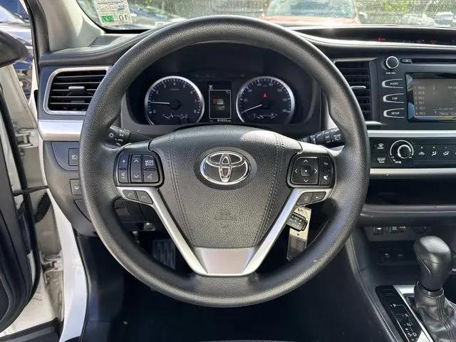 2019 Toyota Highlander LE