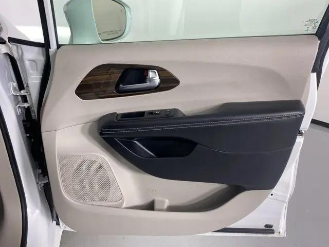 2021 Chrysler Pacifica Hybrid Limited