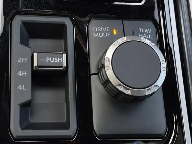 2026 Toyota Tundra Platinum CrewMax 5.5' Bed