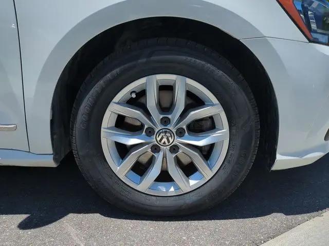 2017 Volkswagen Passat 1.8T S